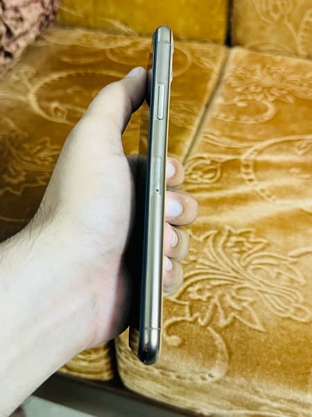 IPHONE 11 PRO MAX- 256Gb - PTA APPROVED 3