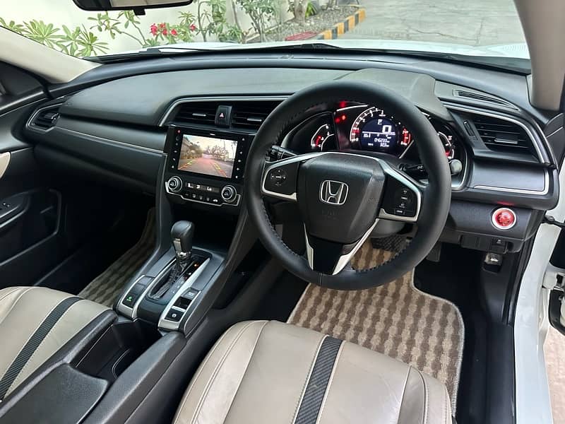 Honda Civic 2018 1.8 Vti Oriel Prosmatec UG NAV 46000km Extraordinary 12