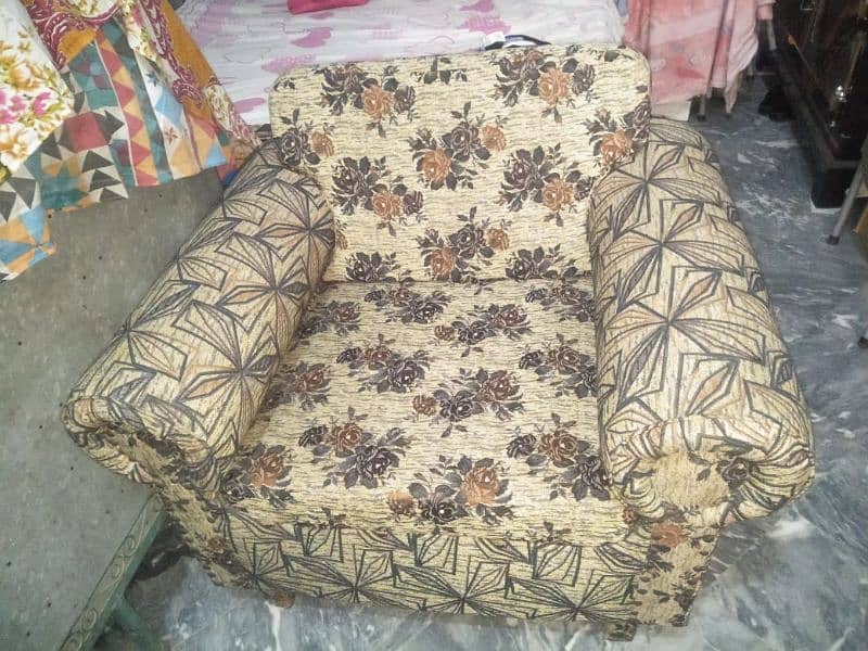 3 Seater sofa for sale 2