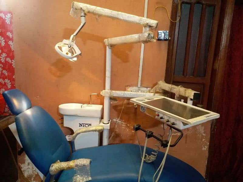 Gate frame dental chair and compressor sale in Good condition 1