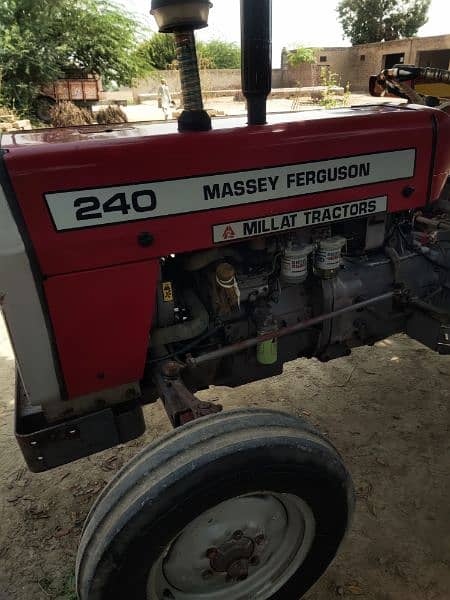 tractor 240,2010 model in genuine condition 4