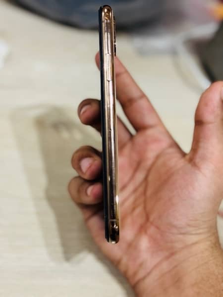 iphone xs 64gb gold pta approved 7