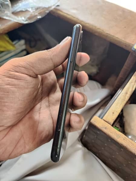 iPhone XR 128gb 3