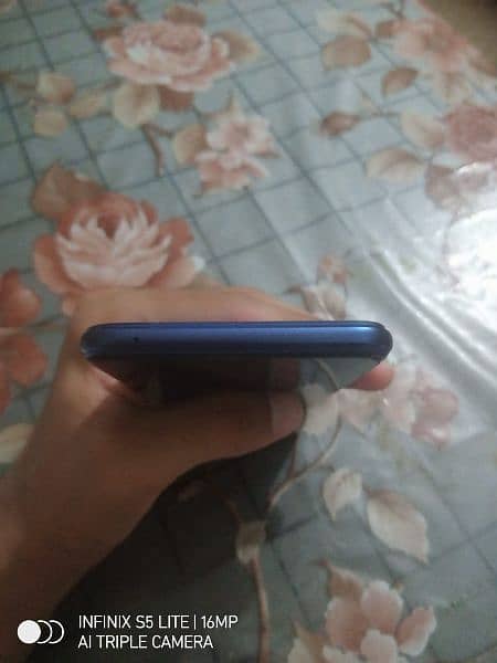 10 by 10 Condition Huawei honor 9 lite just like a new phone 5