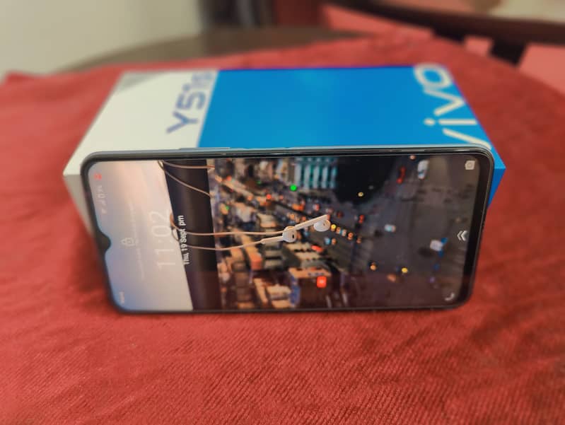 Vivo Y51s 10/10 condition 1