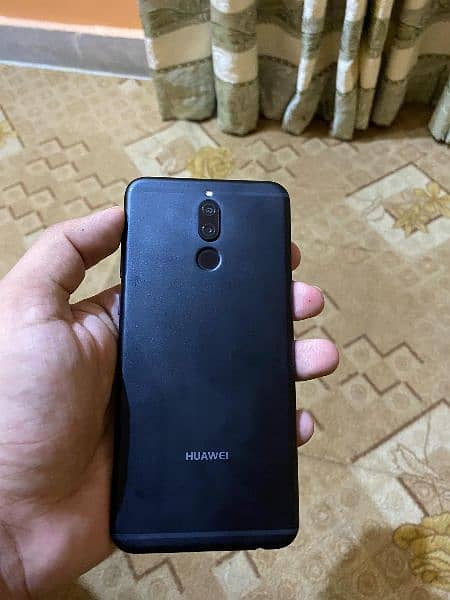 Huawei Mate 10 lite 4