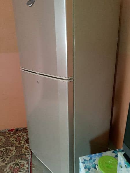 I am selling for my home refrigerator 4