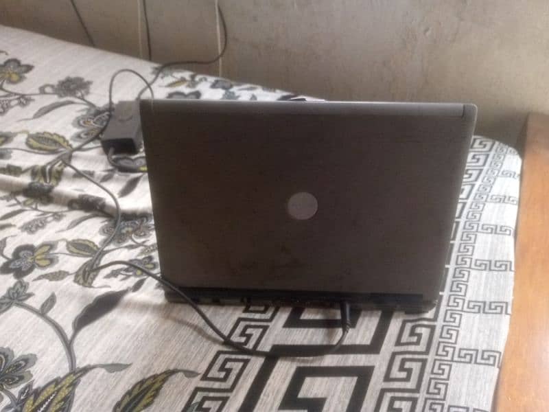 Dell Latitude D630 1