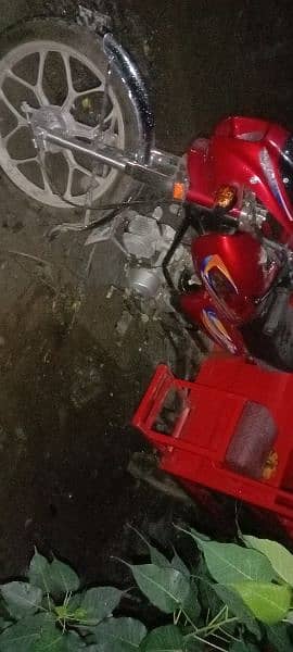 United 100 cc Loader Rikshaw 1