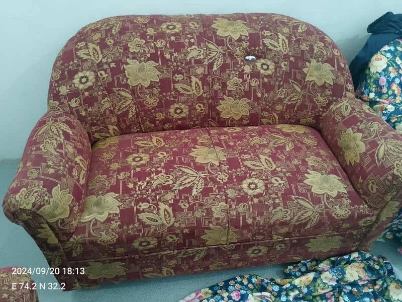 Bright maroon sofa set 1