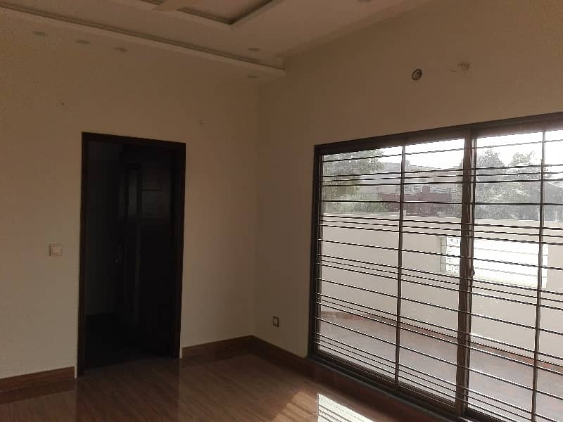 10 Marla House For rent In Wapda Town Phase 1 - Block J2 Lahore 1