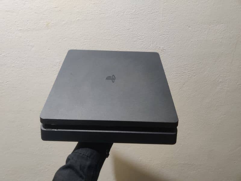 ps4 slim 1