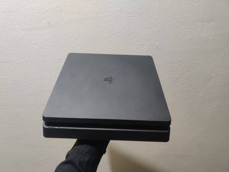 ps4 slim 4