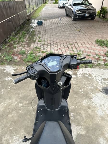 electric scooty 10