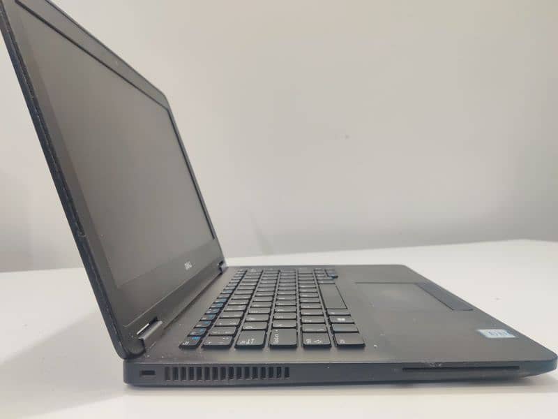 Dell Latitude E7270 8