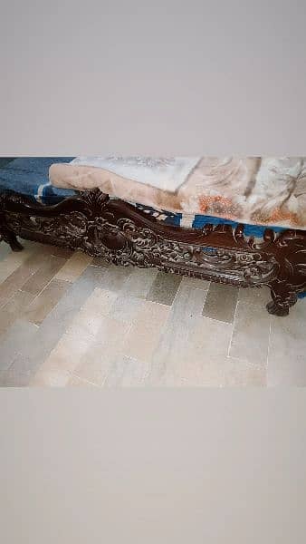 chinioti king size bed and side table 2