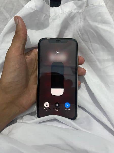 Iphone 11 10 by 10 128 gb 5