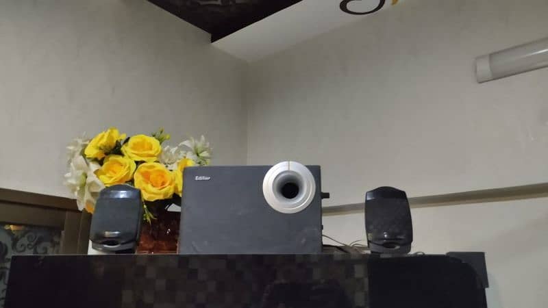 Edifier Speakers 1