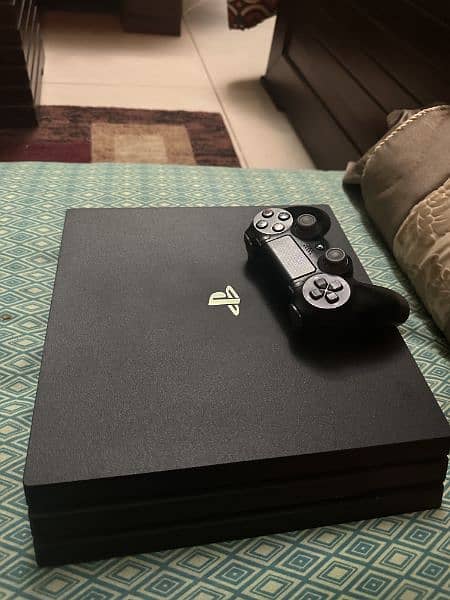 PlayStation 4 Pro 1TB 1