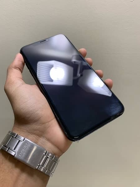 iphone 11 pro max 256gb pta approved 10/10 with box 5