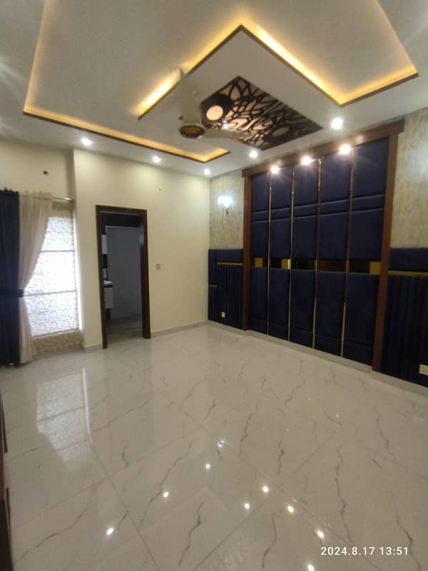 10 Marla House available For Sale In sector E Rafi Block Bahria Town Lahore 5