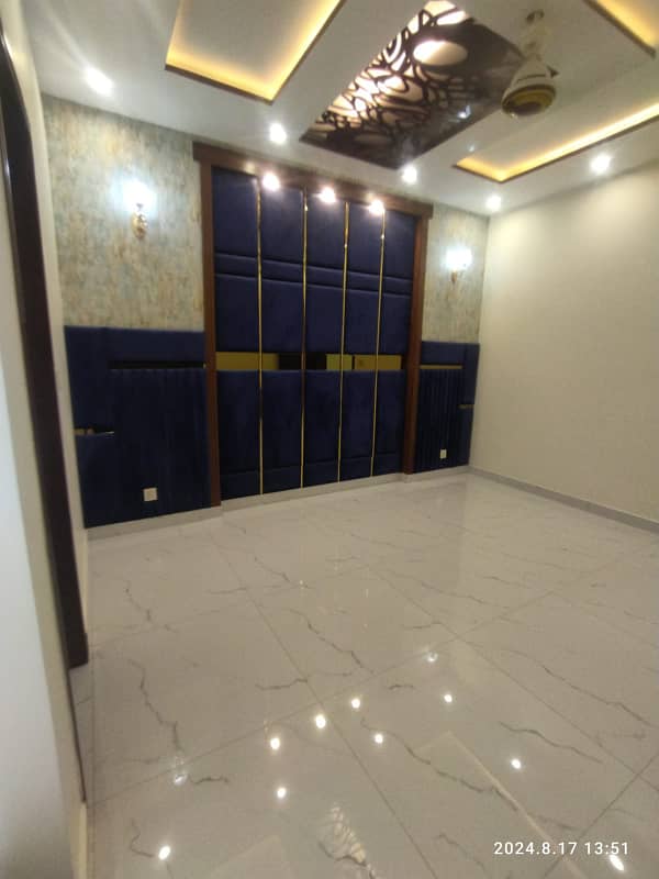 10 Marla House available For Sale In sector E Rafi Block Bahria Town Lahore 6