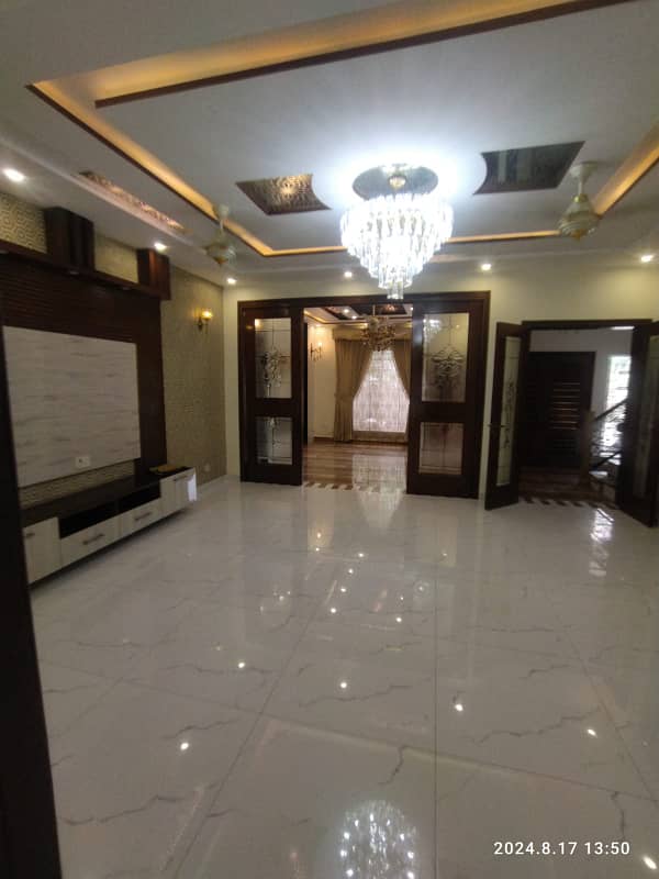 10 Marla House available For Sale In sector E Rafi Block Bahria Town Lahore 7