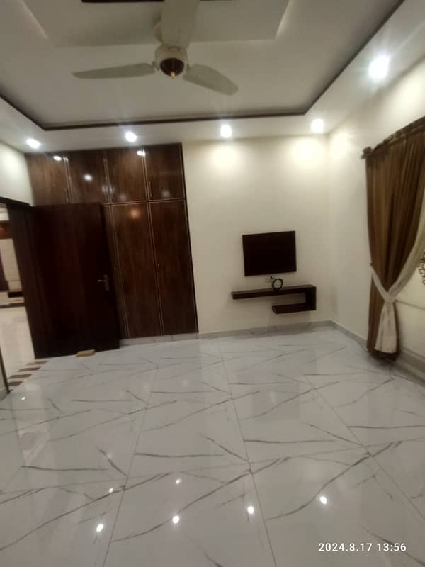 10 Marla House available For Sale In sector E Rafi Block Bahria Town Lahore 19