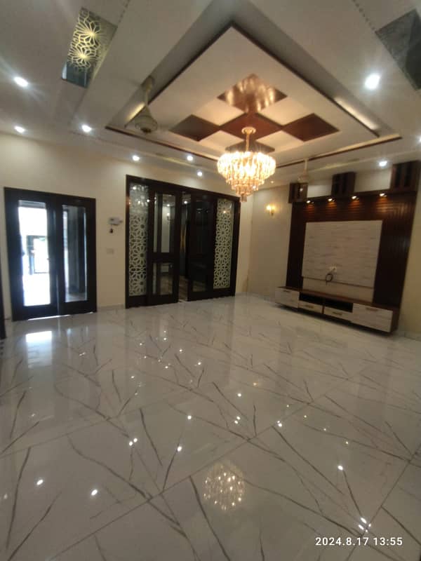 10 Marla House available For Sale In sector E Rafi Block Bahria Town Lahore 22