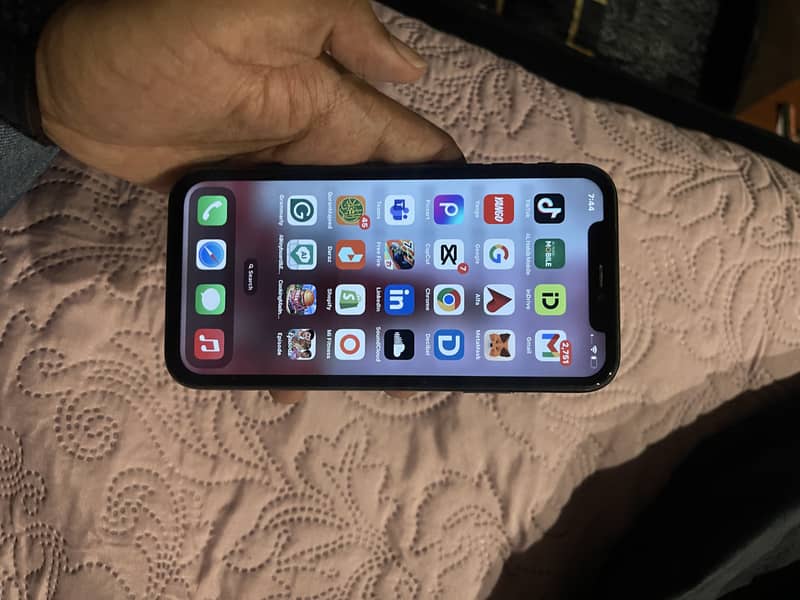 IPhone 11 64GB Factory Unlock 2