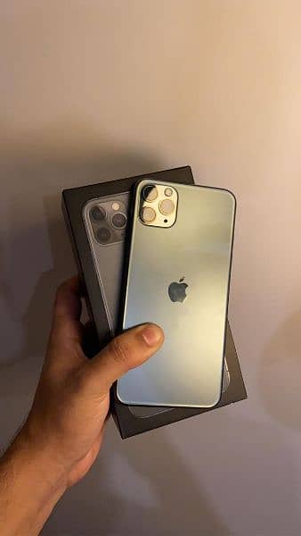 iPhone 15 pro max used like new 10/10 0