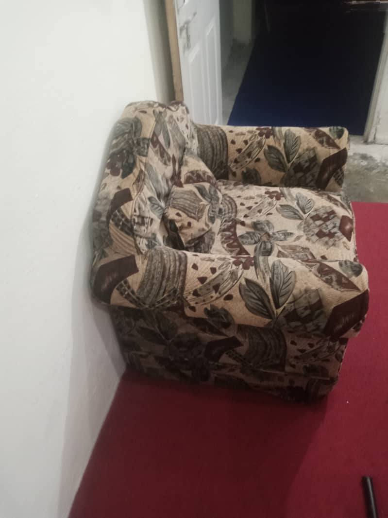 6 Seater Sofa Set For Sale- 10/10 Condition Fresh -Urgent Sale 5