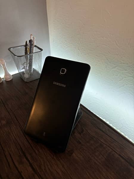 Samsung Tab a6 with box 1