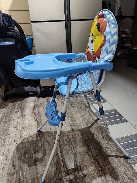 kids dining chair 10/10 condition ipmorted 3