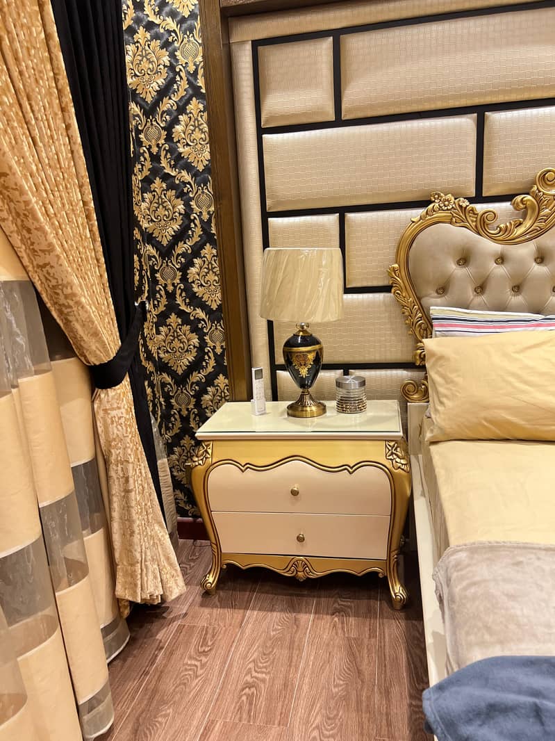 Bed / Bed set / luxury bed / dressing table /bed for sale 1