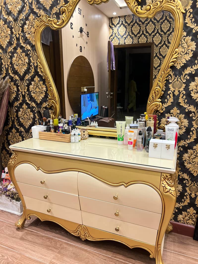 Bed / Bed set / luxury bed / dressing table /bed for sale 2