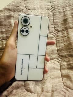 TECNO CAMON PRO MONDRIAN EDITION.