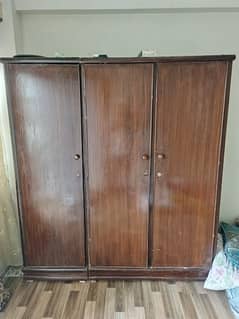 3 door Almari in good condition