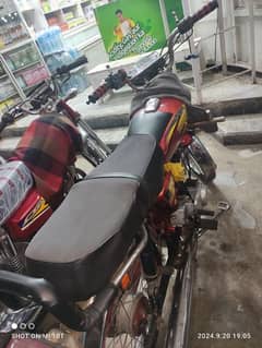 yahma 100 neat bike and mint condition. just buy and drive