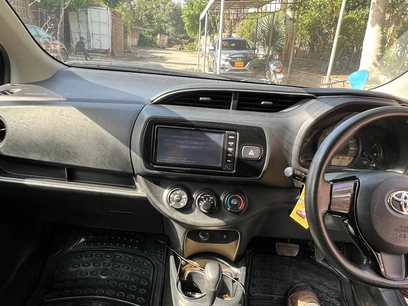 Toyota Vitz 2017 8