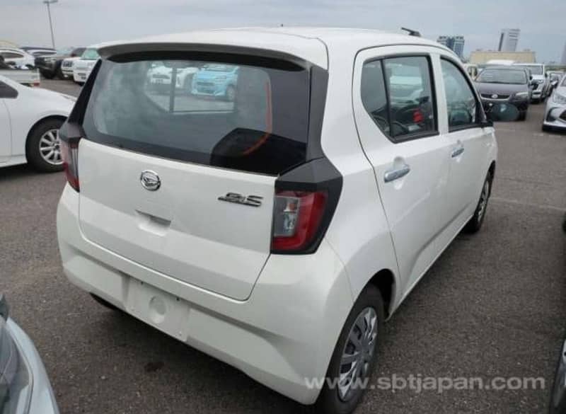 Daihatsu Mira 2021 3