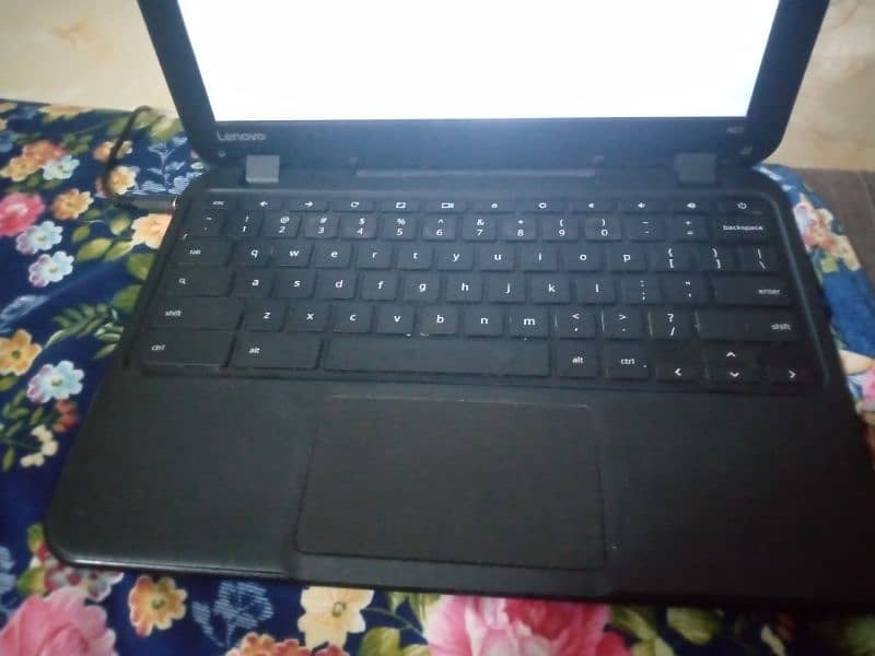 Lenovo Chromebook N22 1