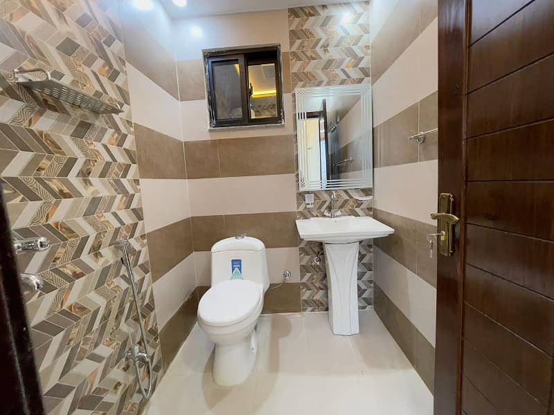 1 Bed Non Furnished Apartment Avalibal For Rent In Iqbal Block Bahria Town Lahore 4