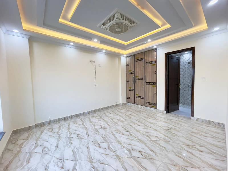 1 Bed Non Furnished Apartment Avalibal For Rent In Iqbal Block Bahria Town Lahore 7