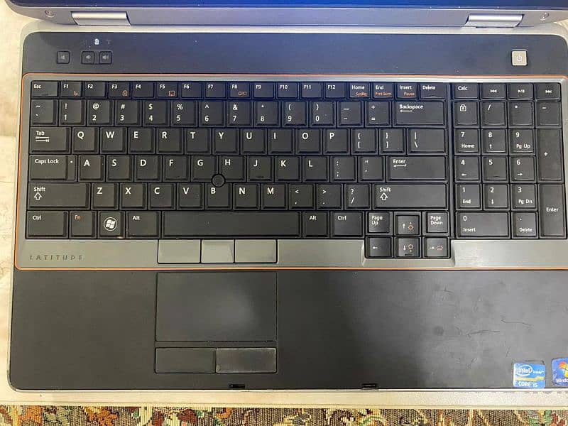 Dell latitude E6520 core i5 9