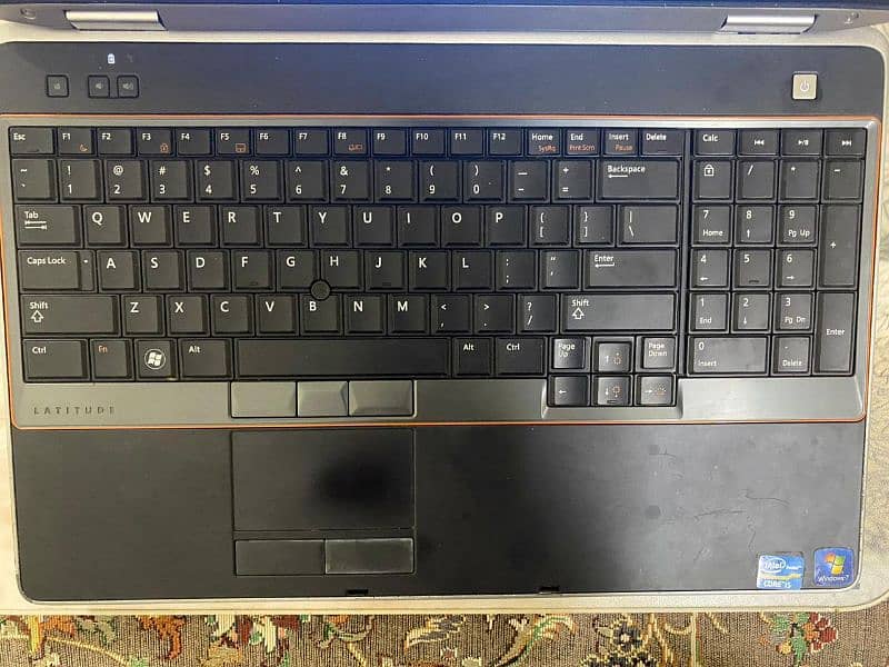 Dell latitude E6520 core i5 10