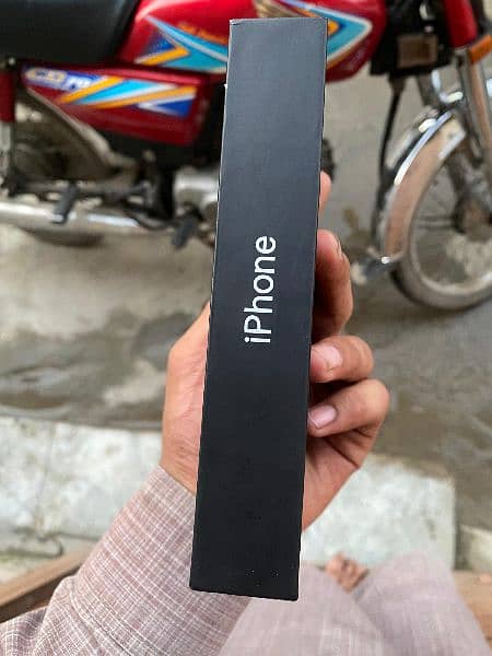 iphone 11 pro PTA approved with box.   x 11 12 13 14 15 10