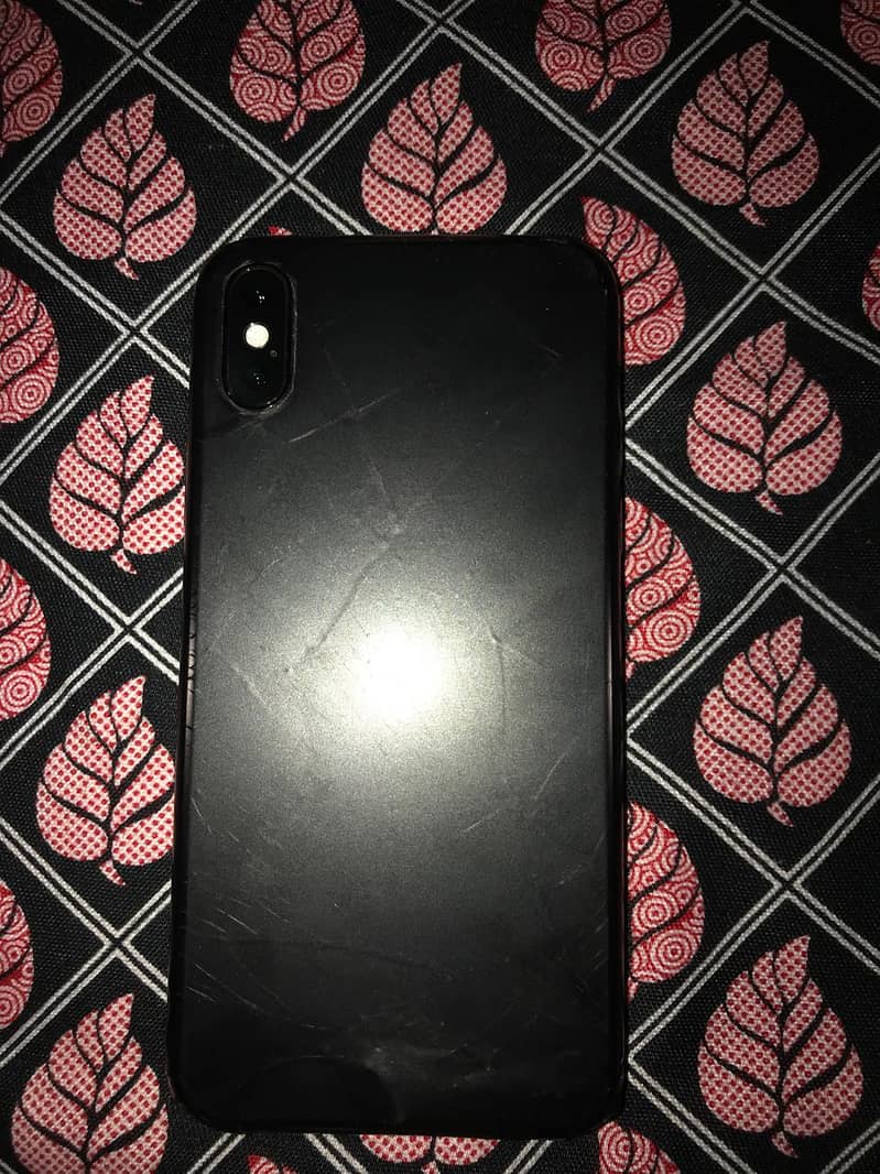 Iphone XS - 64 GB - 83 Battery Health - Negotiable 2