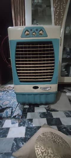 Dc air cooler