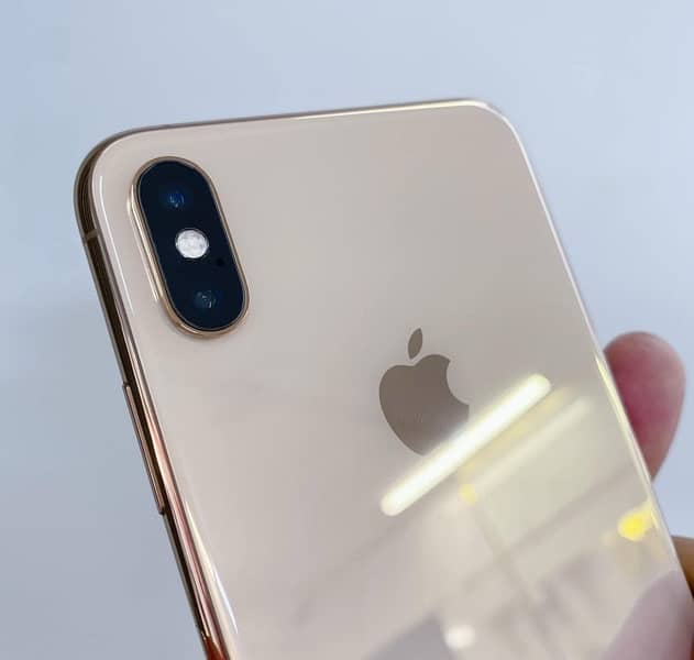 IPhone Xsmax LLA 64Gb Gold Colour Dual sim Pta Approved… 1